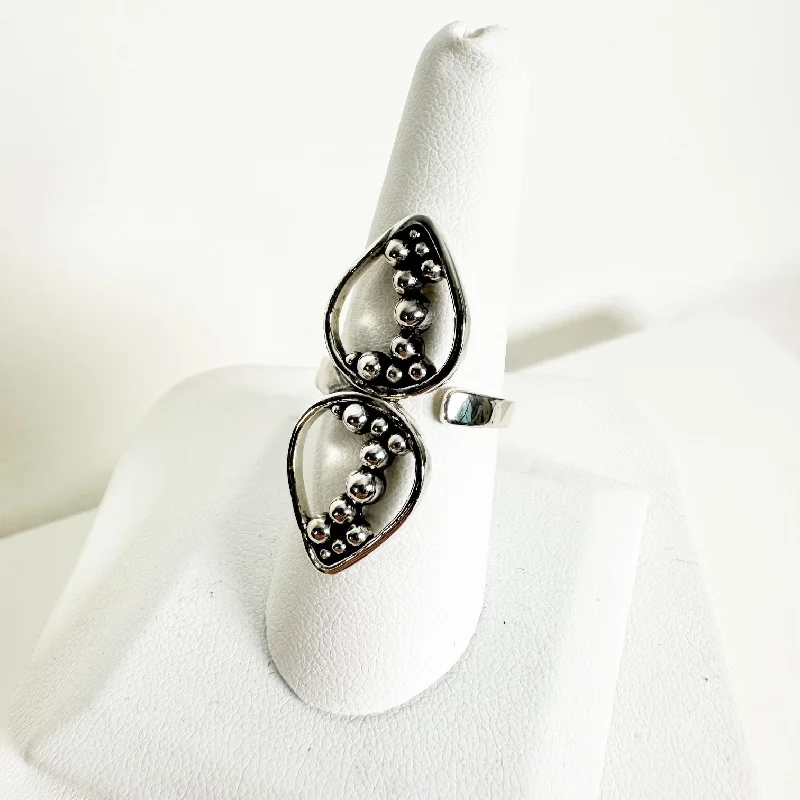 Fashion-Forward Jewelry At Exclusive Discounts Bubble Crawler Ring