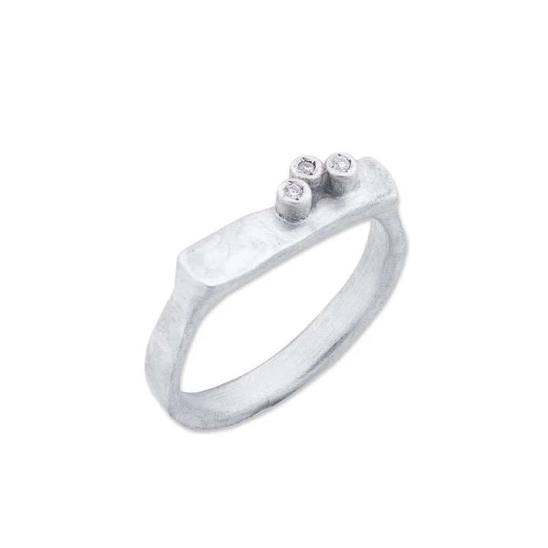 Exclusive Gemstone Jewelry Markdowns – Shop Now Lika Behar Diamond Trio Stockton Ring