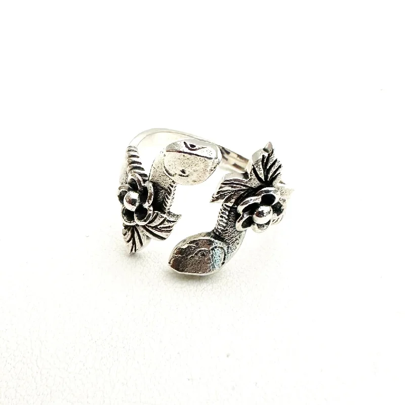 Exclusive Online Discounts On Stylish Jewelry Medusa Bypass Ring