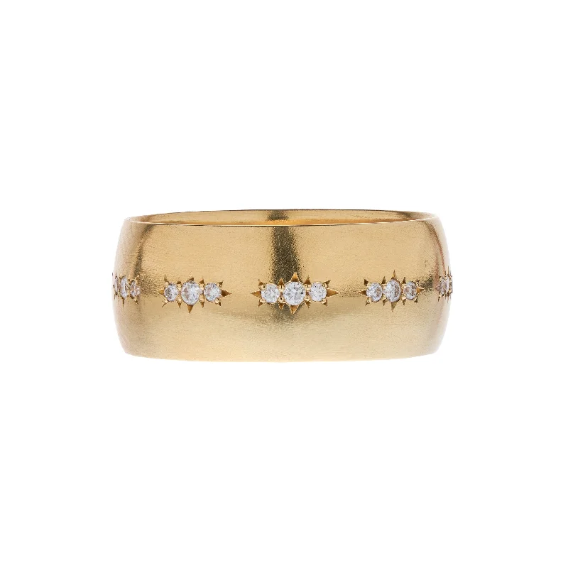 Limited-Time Offer On Elegant Jewelry Pieces Tura Sugden 18k Gold Wide Three Diamond Cluster Cloak Band- 7.5mm
