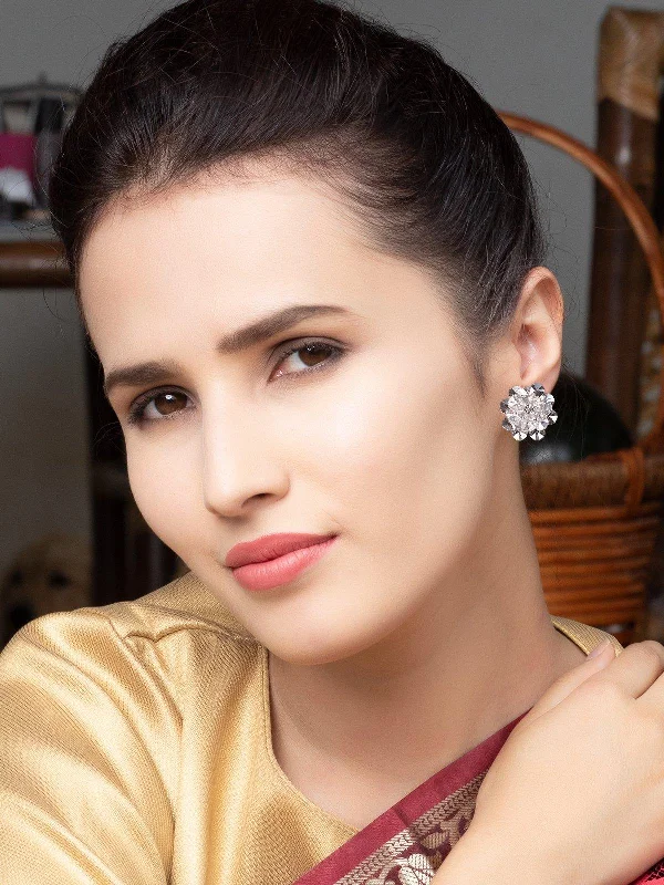 Luxury Meets Affordability – Jewelry Sale Now Live Odette Women Clear Metal Earrings