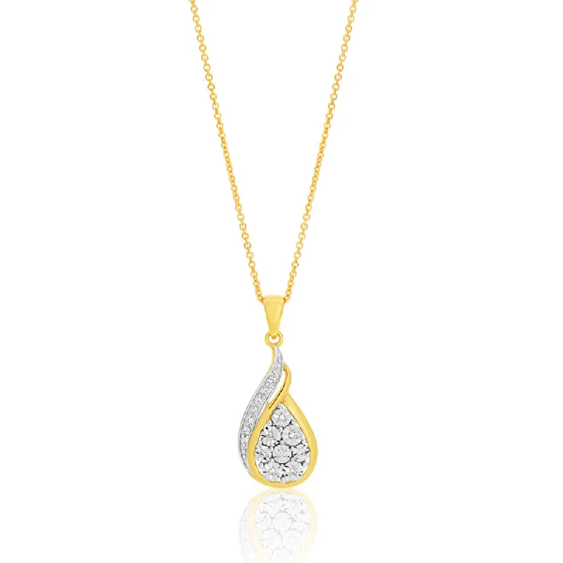 Unmissable Jewelry Sale – Shop Before It's Too Late 9ct Yellow and White Gold Diamond Pendant with Chain