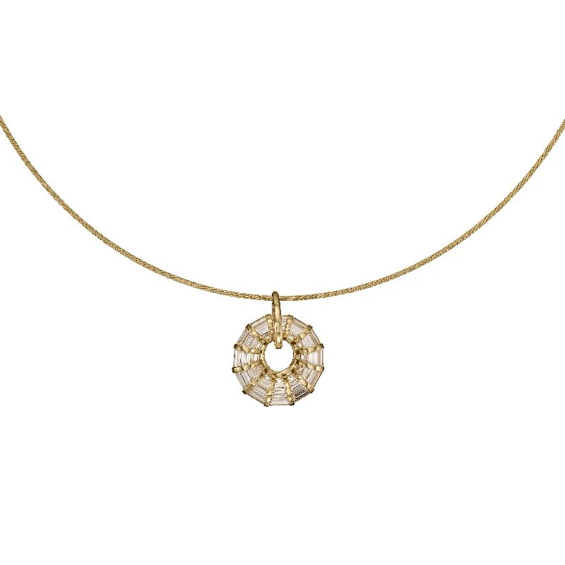 Chic, Trendy, And Affordable Jewelry Sale Nimbus Diamond Pendant Necklace in 18K Gold