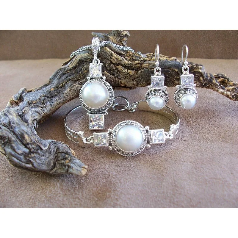 Affordable Elegance – Special Jewelry Sale Now Live REVE Mabe Pearl Suite Collection