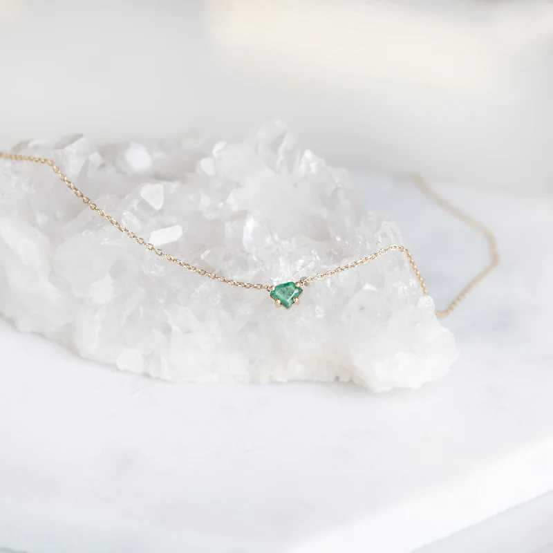Dainty Floral Jewelry For Feminine Elegance The Geometric Emerald Necklace | 10K Yellow Gold