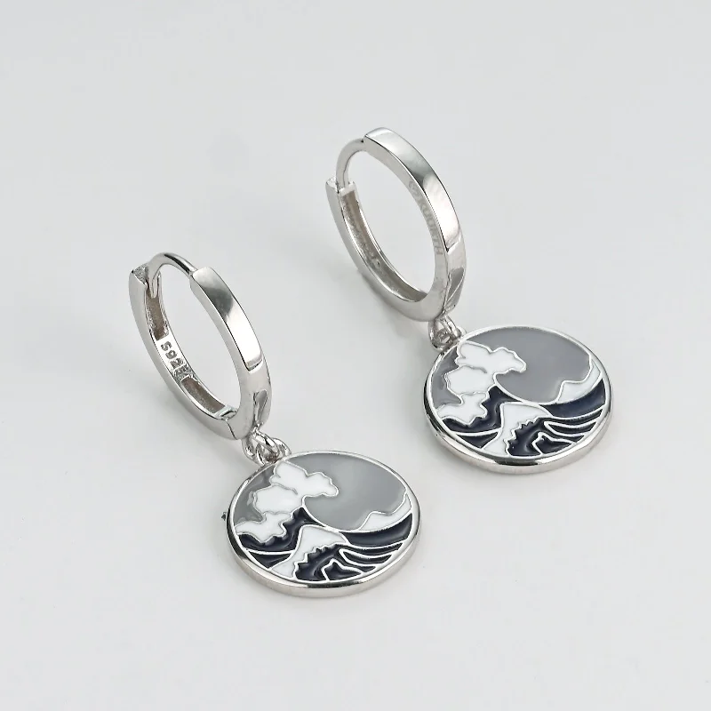 Unique Jewelry Designs Now At Discounted Rates The Great Wave off Kanagawa - Earrings