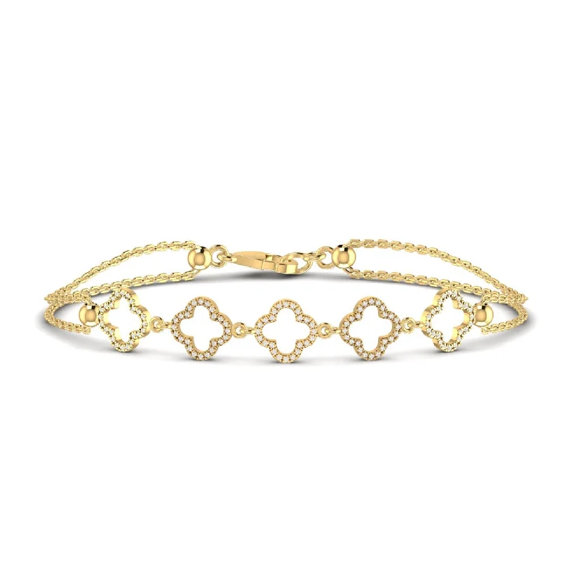 6 Clover Outline Diamond Bracelet in 18K Gold