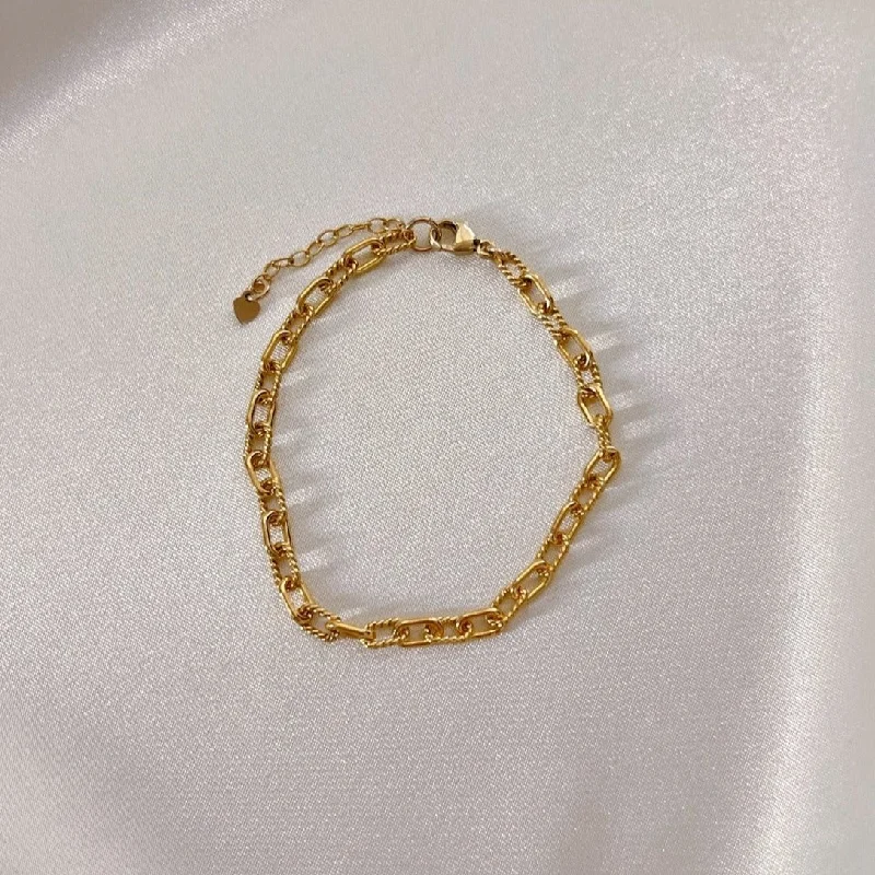 Fashion-Forward Geometric Jewelry For Contemporary Style Anchor Bracelet