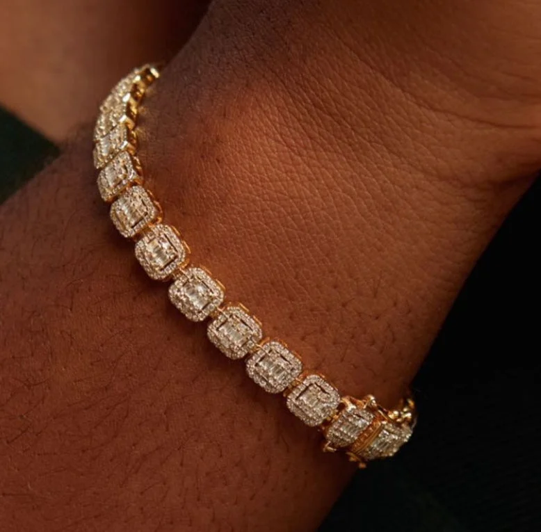 Baguette Cut Moissanite Bracelet in 18K Gold