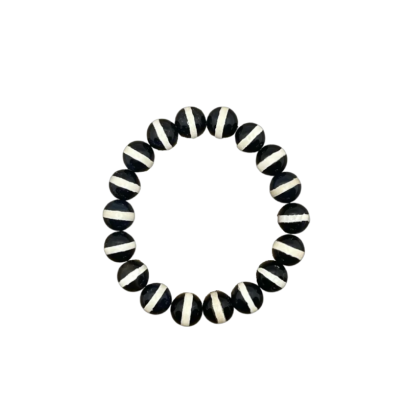 Once-A-Year Jewelry Deals – Shop Before They’Re Gone Dzi Agate 10mm Bracelet