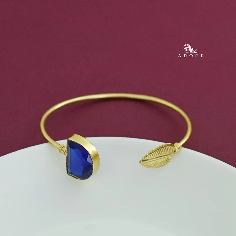 Seasonal Jewelry Deals – Elevate Your Style Ezra Golden Leaf Bangle