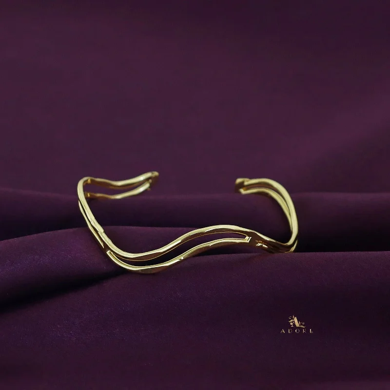 Big Discounts On Elegant Jewelry Collections Golden Dual Layer Wavy Bangle