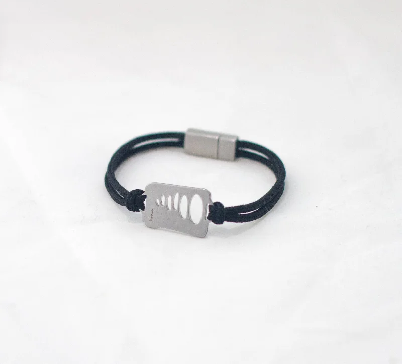 Don't Miss Out On Jaw-Dropping Jewelry Discounts The Cairn Bracelet