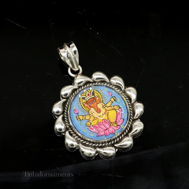 Premium Diamond Jewelry At Once-In-A-Lifetime Discounts 92.5 Sterling Silver Lord Ganesh Pendant Hand Painted Miniature Art Painting photo with Glass Framed Pendant ethnic stylish jewelry ssp815