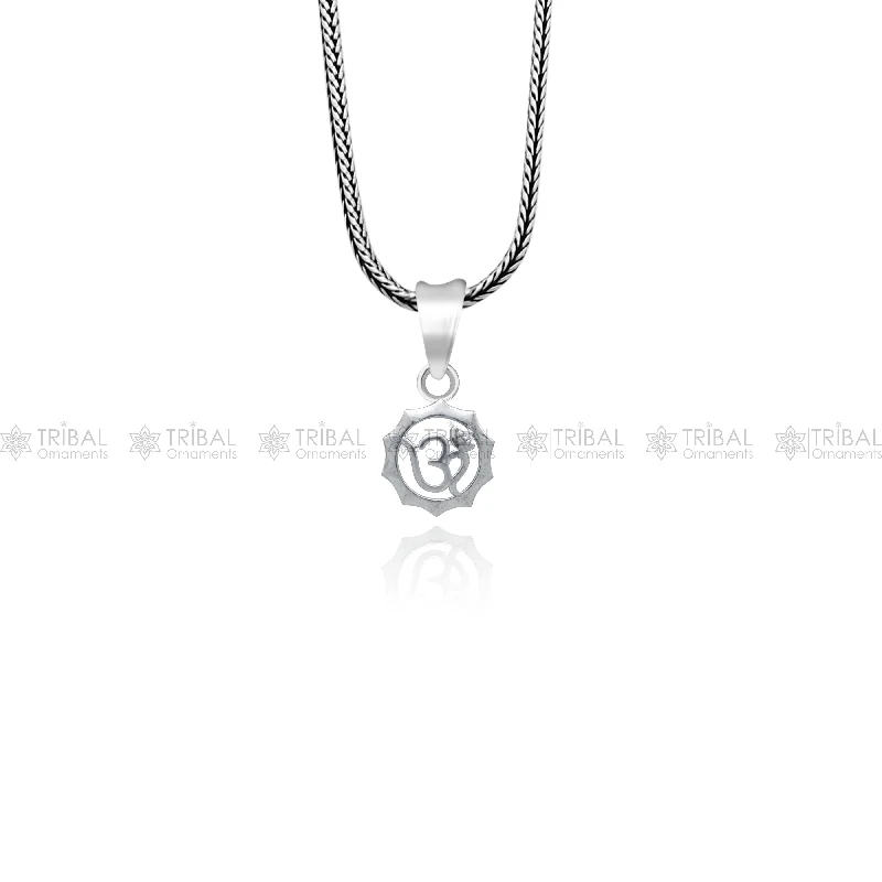 925 Sterling silver Om mantra pendant nsp931