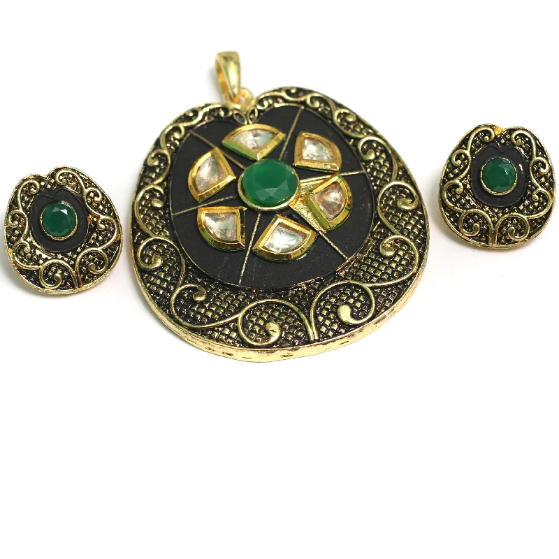 Kundan Pendant With Earring Set