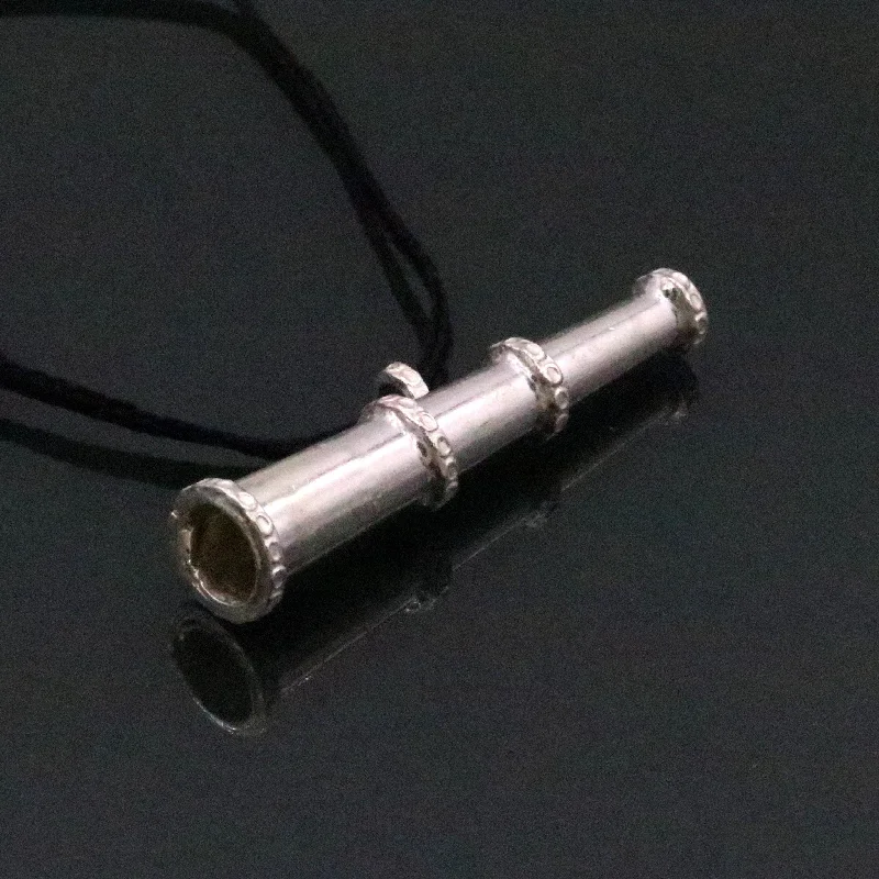 Affordable Gold-Plated Jewelry For Modern Fashion Traditional design Sterling silver antique style unisex pendant jewelry from rajasthan india gifting tribal jewelry nsp121