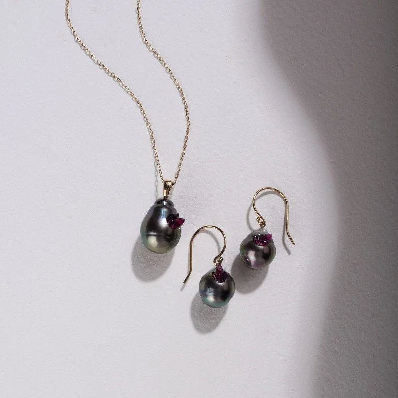 Jewelry Clearance Sale – Final Reductions Point Collection Tahitian Drop Pearl Dangle Earrings and Pendant Set with Ruby